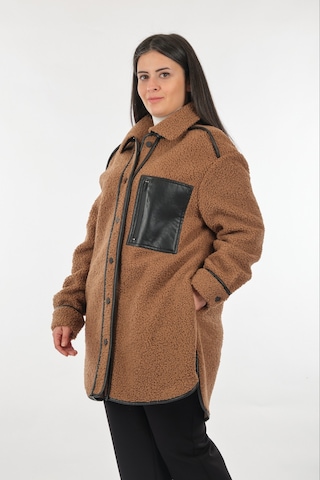 Ekol Düz Yaka Büyük Beden Cepli Camel Kadın Manto Camel