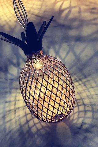 Dekoratif Şirin Led Işıklı Ananas Dizeleri 10'lu 2 Metre Dekoratif Pilli Süsleme Sarı
