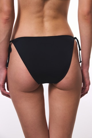 Penti Siyah Bağlamalı Düşük Bel Bikini Altı