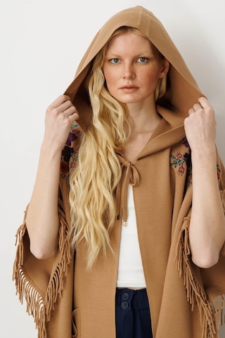 Kadın Omuzu Aplikeli Yanı Püsküllü Panço Camel Camel