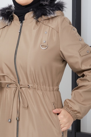 adın Içi Kürklü Astar Altı Elyaf Belden Büzgülü Uzun Pardesü Açık Bej