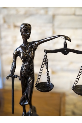 Adalet Heykeli Oksitli