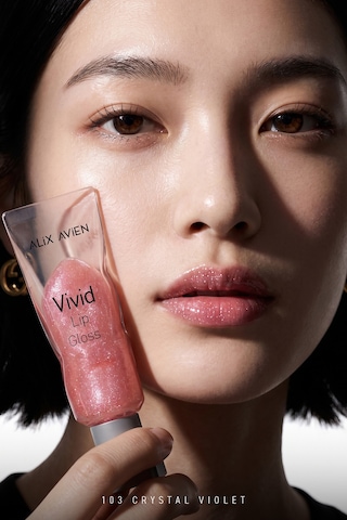 Parlak Bitişli Nemlendirici E Vitaminli Dudak Parlatıcı - Vivid Lipgloss 103 Crystal Violet Pembe
