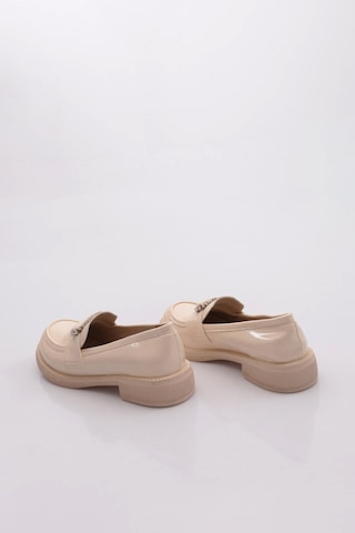 Dgn 5112-424 Üçgen Taş Detayli Kadin Loafer Ayakkabi Ten Rugan