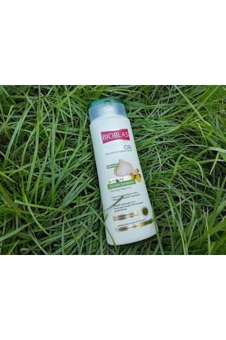 Bioblas Botanic Oils Sarımsak Özlü Günlük Şampuan 500 ML