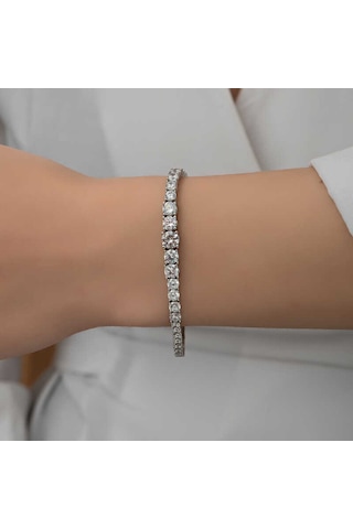 Gümüş Süzme Beyaz Taşlı Su Yolu Kadın Bileklik Gümüş