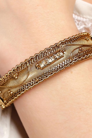 Tblk03148 Mitolojik Kabartmalı Metal Kelepçe Model Kadın Bilezik 3098-3168 Çok Renkli