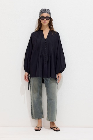 Manuka Nervür Detaylı Vual Tunik Siyah