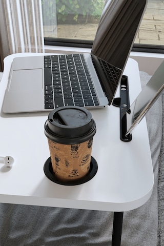 Bofigo Portatif Katlanır Laptop Sehpası Telefon Tutuculu Beyaz