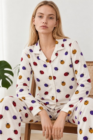 Womanandkids Night Beyaz Kadın Uğur Böcekli Gömlek Yaka Pijama Takımı 4827