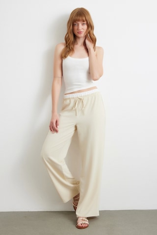 Never More Bel Bantlı Wide Leg Pantolon Krem Krem