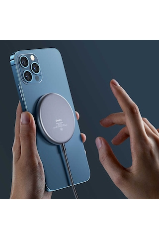 Benks W06 MagSafe Wireless Şarj Aygıtı 15W Kablosuz Şarj Aleti Mıknatıslı Şarj Cihazı ZORE-220010 Siyah