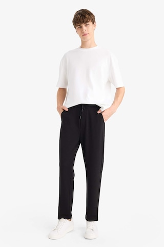 Defacto Regular Fit Basic Düz Beli Bağcıklı Düz Paça Cepli Eşofman Altı D6762AX24AU Siyah