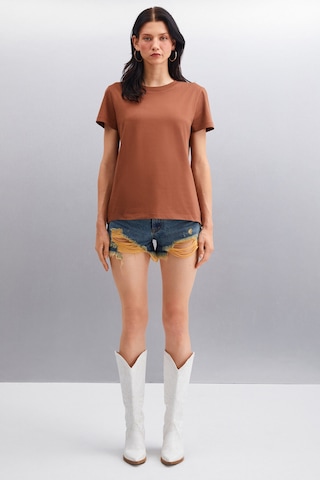 Grımelange Samantha Kadın %100 Organik Pamuklu Comfort Fit Arkası Uzun Basic Örme Kahverengi T-shirt