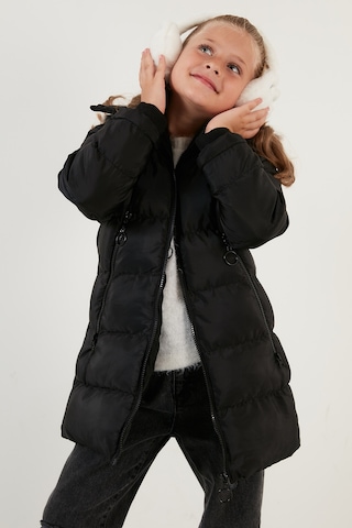 Lela Peluş Astarlı Yakası Suni Kürklü Çıkarılabilir Kapüşonlu Kışlık Kız Çocuk Mont 5766038 Siyah