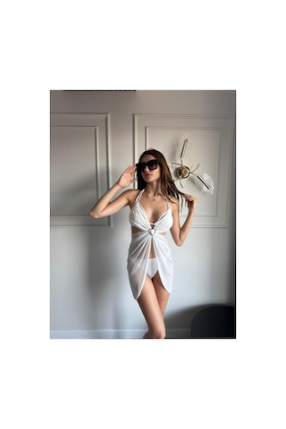 Gugus 3-lü Bikini Takımı / Kalpli Pareo + Alt Bikini + Üst Bikini Beyaz