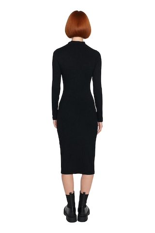 Ersefa Kadın Dik Yaka Yırtmaç Detaylı Bodycon Midi Elbise Örme Kumaşıyla Siyah