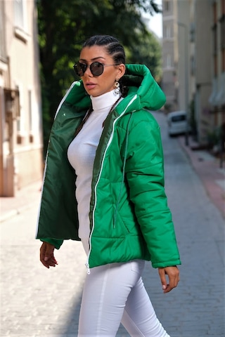 Kadın Yeşil Su Geçirmez Kapüşonlu Şişme Mont