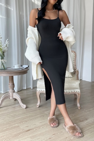 Norvessa Kadın Siyah Askılı U Yaka Yırtmaçlı Diz Altı Uzun Gecelik %70 Pamuk %30 Polyester Mh-hs9462-3407