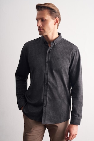 İmza Siyah Smart Düğmeli Yaka Uzun Kol Cepsiz Slim Fit Casual Gömlek 1004255172 Siyah