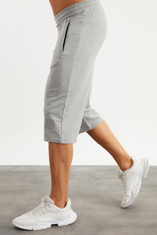 201762 Cep Nakış Detaylı Erkek Kapri-Gri Melanj