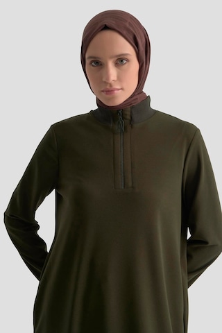 Armine Trend Kolları Ve Yakası Ribanalı Yarım Fermuarlı Crep Tunik Yeşil 25kt456 Yeşil