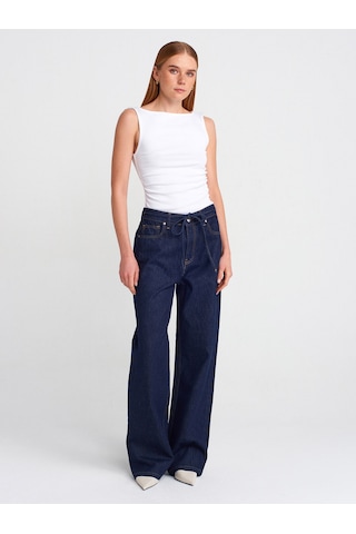 Dilvin 31589 Büzgülü Kayık Yaka Top Beyaz Bluz - 101a31589