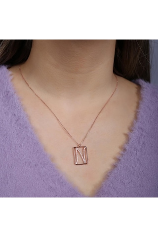 N Harfi Zirkon Taşlı Rose Gold Kaplama Çerçeveli Gümüş Kolye Gümüş