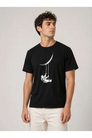 Veraura Lifestyle Erkek Astronot Ay Temalı Tişört Kısa Kol Yazlık Bisiklet Yaka T-shirt - Siyah
