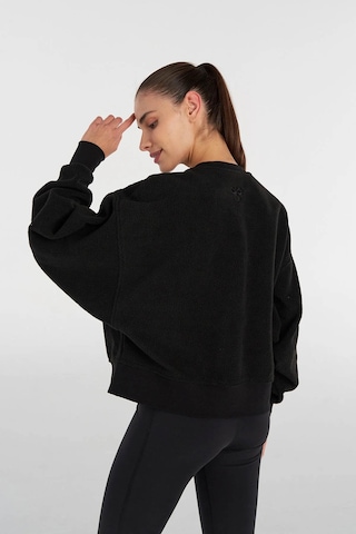 Hummel Kadın Sweatshirt Siyah 922014-2001 Hmllena Sharpa Sweatshırt 25kw61000373 W610094