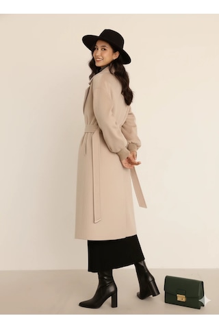 Kadın Siyah Kaşe Uzun Kaban Maksi Boy Palto Geniş Yakalı Düz Kesim Kışlık Bej