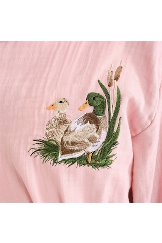 Ördek Nakışlı Kısa Kapüşonlu Müslin Kadın Bornoz-Pembe
