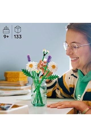 Papatyalar 11508-3 Büyük Papatya, 2 Küçük Papatya Dalı, 3 Lavanta Ve Yeşil Dallar İçeren Sevgililer Günü&apos Ne Özel Yapay Çiçek Buketi Yapım Seti 133 Parça