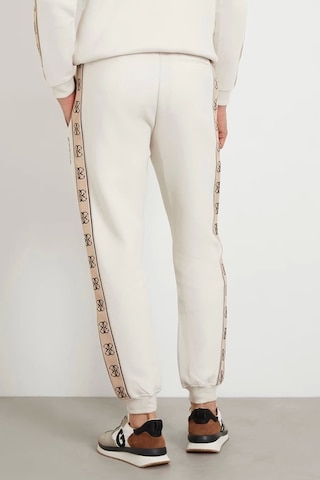 Guess Erkek Yanı Logolu Jogger Pantolon Ekru