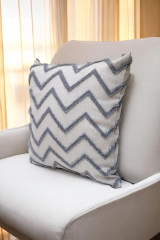 Modern Chevron Zigzag Püsküllü Kırlent Kılıfı Gri Renk - 43x43cm Gri
