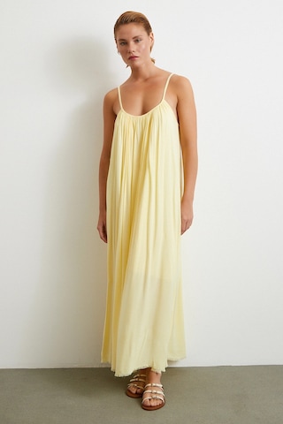 Askılı Piliseli Geniş Elbise Sarı Sarı