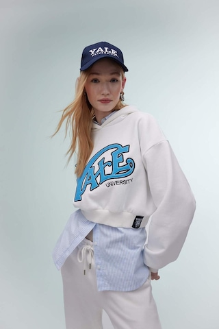 DeFacto Coool Yale University Oversize Geniş Kalıp Kapüşonlu Crop Sweatshirt C3092AX24SPWT32