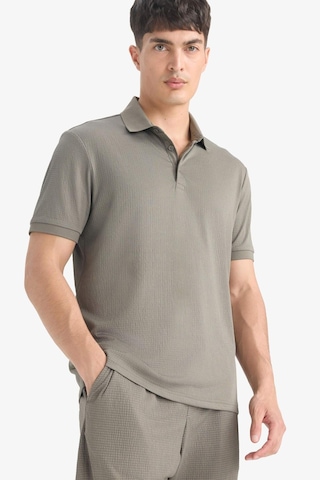 DeFacto Slim Fit Dar Kesim Polo Yaka Dokulu Kısa Kollu Krinkıl Tişört E1222AX25SMKH401