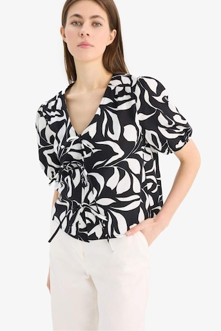 Defacto Regular Fit V Yaka Desenli Önden Bağlamalı Kısa Kollu Bluz F0090ax25smwt34 Beyaz