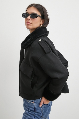 Apoletli Yünlü Körük Cepli Kaşe Mont Siyah Siyah