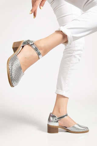 Analin Shoes Kadın Hakiki Deri Burnu Kapalı Delikli Sandalet Gümüş