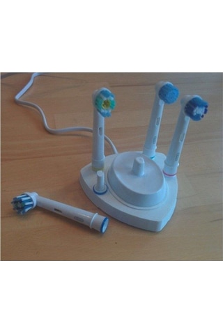 Şarjlı Oral B Diş Fırçası Standı Beyaz Şarjlı Oral B Diş Fırçası Standı Beyaz