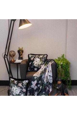 Siyah Çiçek Kadife Yastık/kırlent Dolgu Boncuk Elyaf, Ulusl. Yıkama Ve Solmama Sertifikası Çok Renkli