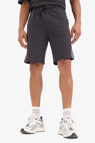 DeFactoFit NBA Brooklyn Nets Oversize Geniş Kalıp Kısa Paça Şort E2188AX25SMAR210