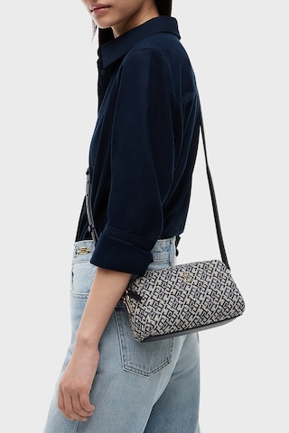 Tommy Hilfiger Jakarlı Ayarlanabilir Askılı Çanta Kadın Çanta Aw0aw18864 0gy Mavi