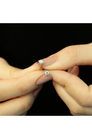 Lova 0.28 Karat Pırlanta Tektaş Küpe - 3030013