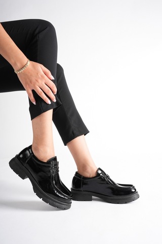 Analin Ayakkabı Kadın Hakiki Deri Light Tabanlı Bağcıklı Loafer Ayakkabı Siyah Rugan