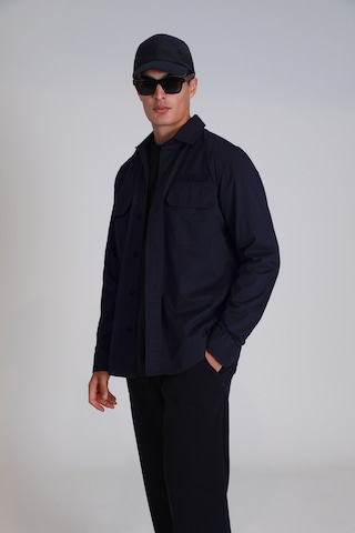 Lufian Lara Erkek Basic Gömlek Slim Fit Lacivert Lacivert 112010656100200