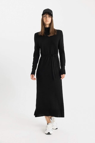 Defacto Regular Fit Yarım Balıkçı Yaka Basic Düz Yırtmaçlı Uzun Kollu Maxi Triko Elbise A9807AX24WNBK53 Siyah