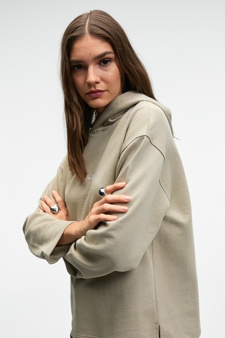 Grimelange CAMELLIA Kadın Önü Nakışlı Etek Ucu Yırtmaçlı Kapüşonlu Comfort Fit Taş Rengi Sweatshirt
